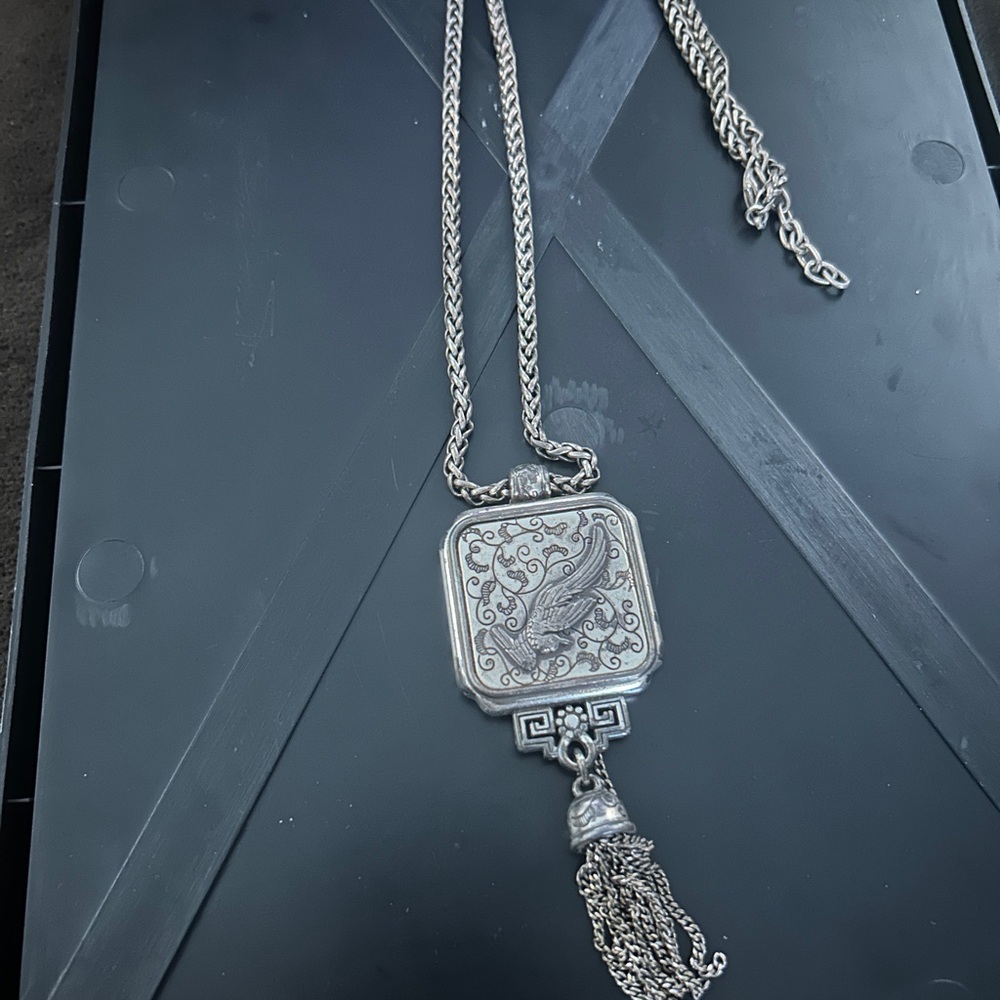 Elegant Silver Pendant Necklace